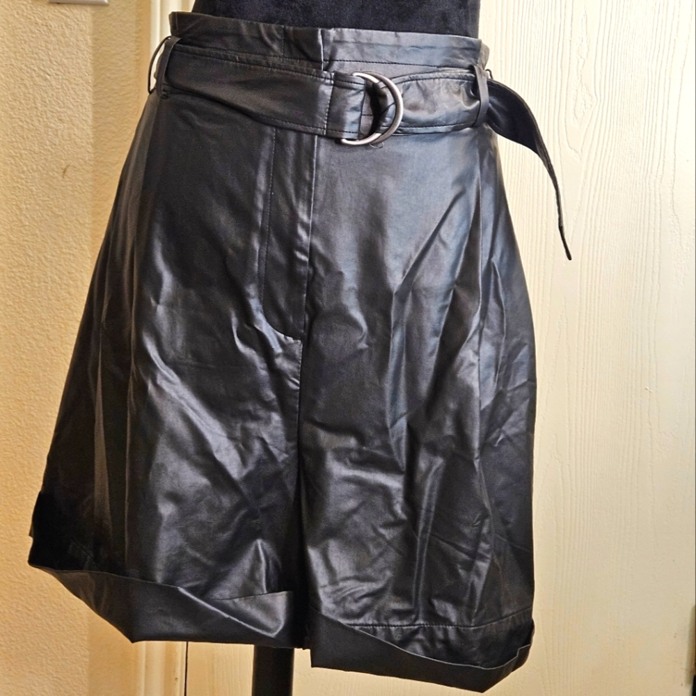 NWT Elizabeth & James Faux Leather Shorts - Picture 1 of 11